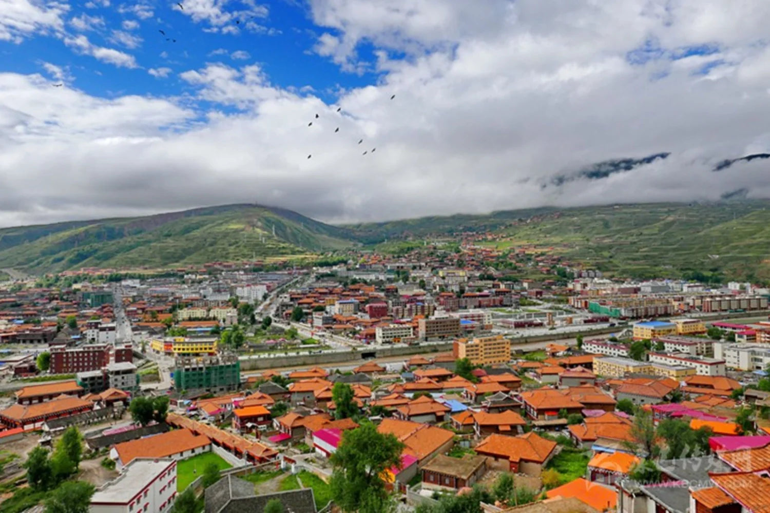 Luhuo County
