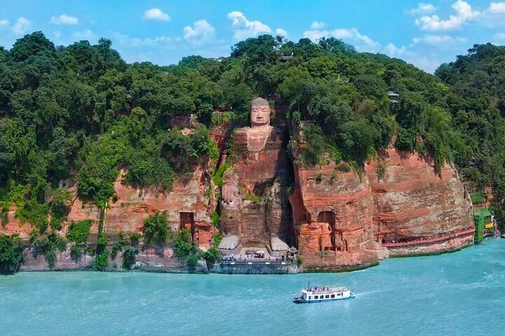 Leshan Grand Buddha Scenic Area and Panda Base&nbsp;Day Tour
