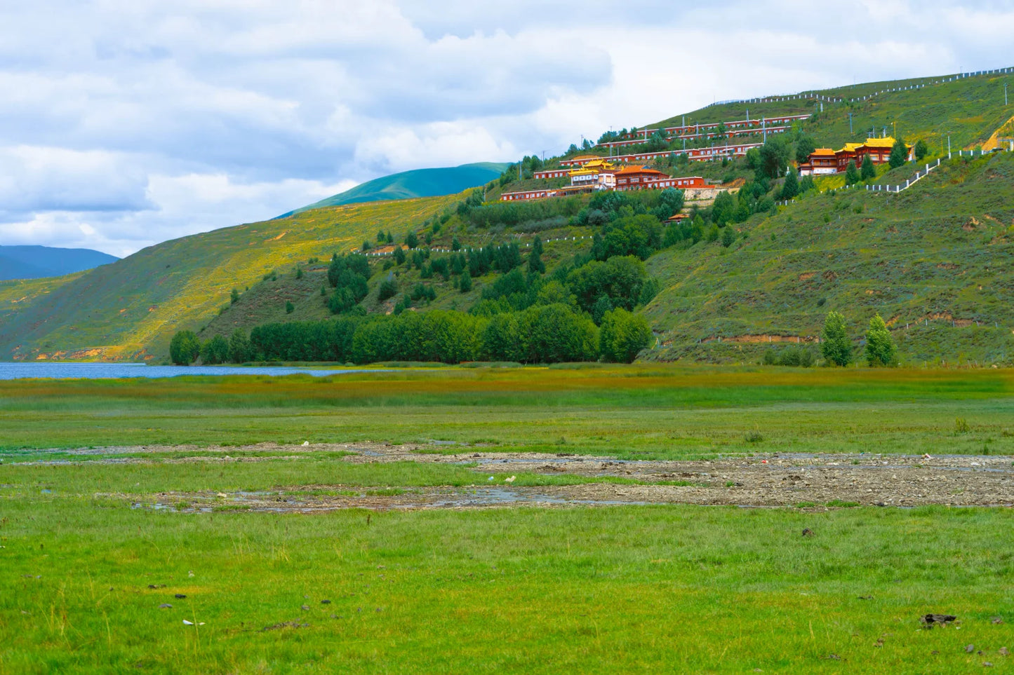 West Sichuan Loop: A 9-Day Private Photo Journey Through Tibet's Eastern Frontier