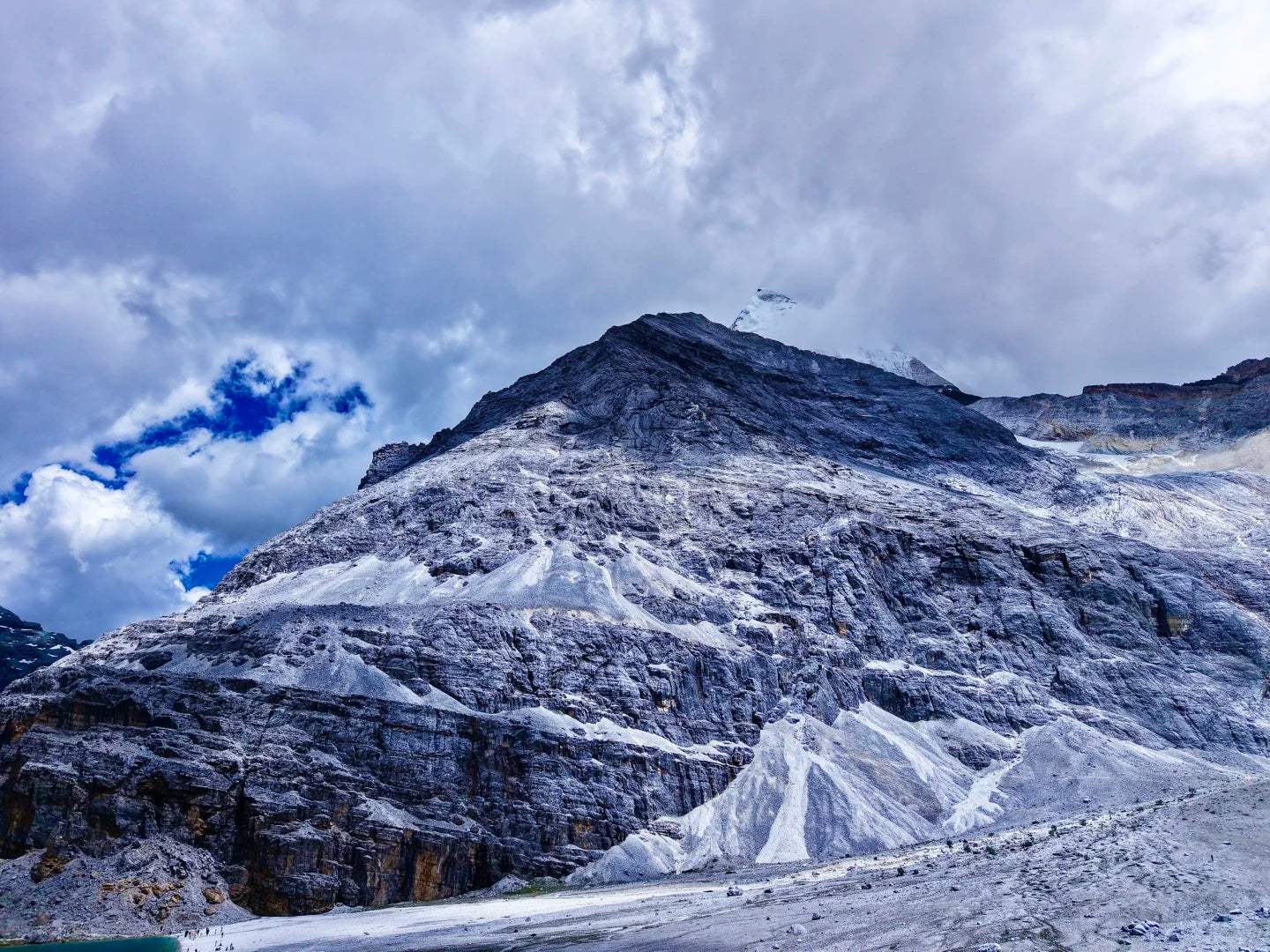 West Sichuan Loop: A 9-Day Private Photo Journey Through Tibet's Eastern Frontier