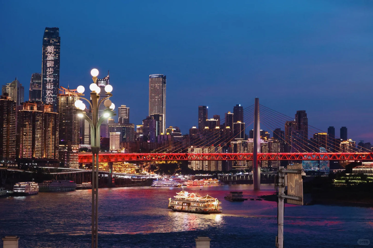 Super V Comfort: A 5-Day Premium Chongqing Discovery Tour with Cliffside Stays &amp; Hot Pot with a View
