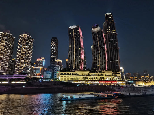 4-Day Chongqing Light Rail, Hongya Cave & Hot Pot Tour