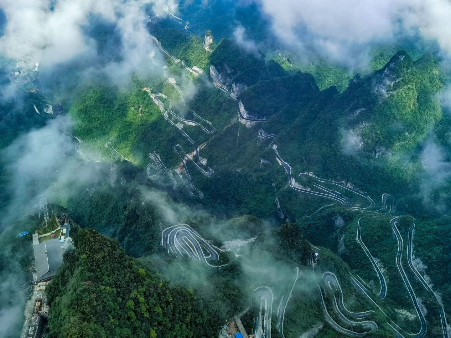 8-Day Chengdu, Chongqing & Zhangjiajie Small Group Tour